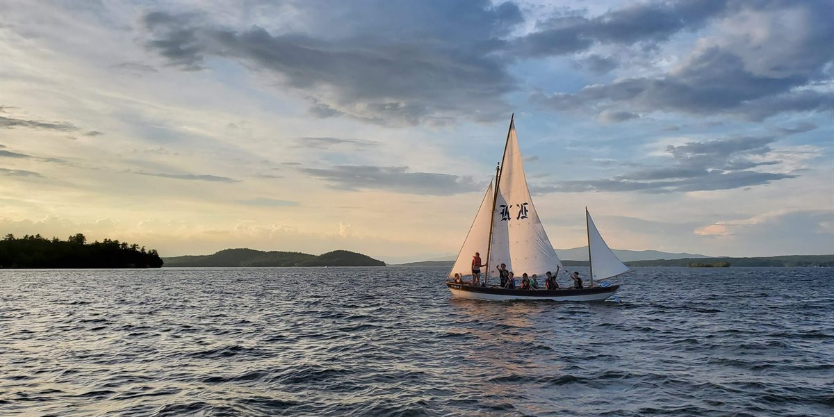 Kabeyun sailboat on Lake Winnipesaukee